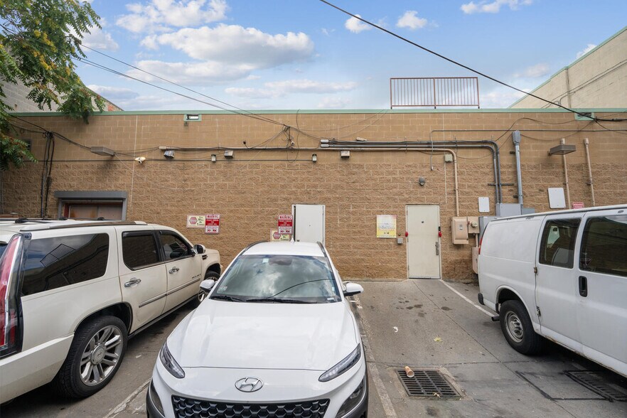 More Photos Of 775-777 H St NE, Washington Storefront Retail Office For Lease