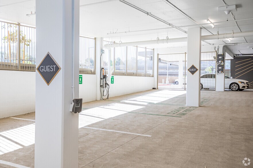 More Photos Of 375 Camino De La Reina, San Diego Multifamily For Sale