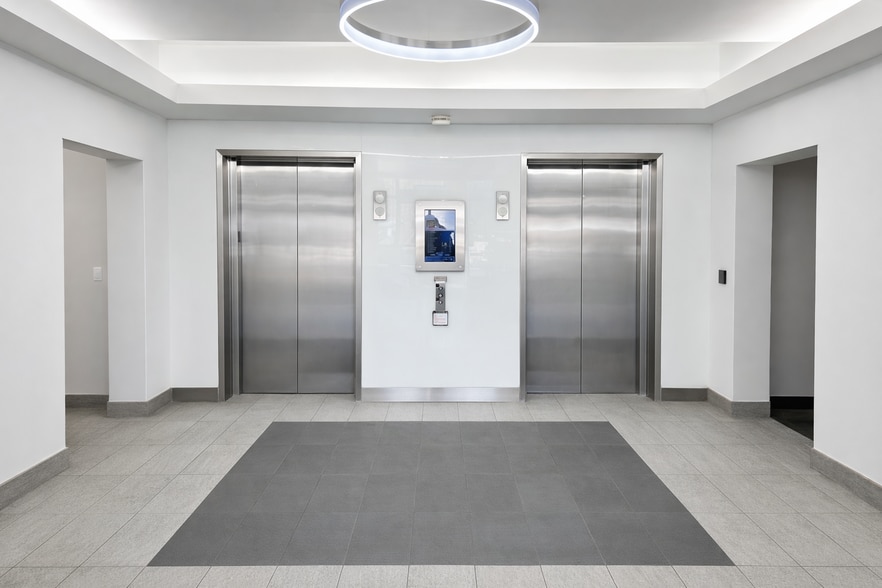 More Photos Of 6800 Owensmouth Ave, Woodland Hills Office For Lease