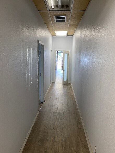 More Photos Of 497-503 N Ventu Park Rd, Newbury Park Unknown For Lease