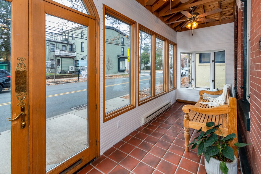 More Photos Of 24 N Main St, Lambertville Office For Sale
