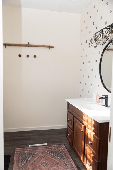 More Photos Of 113 Broadway St, Carson Storefront For Sale