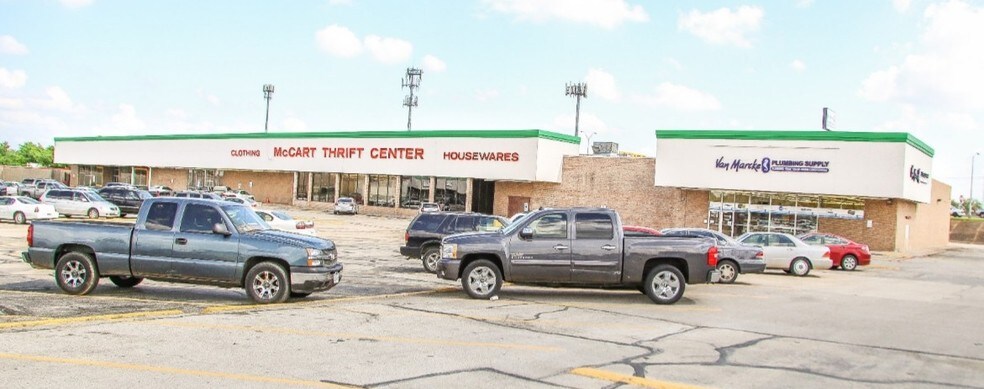 More Photos Of 5203 McCart Ave, Fort Worth Storefront For Lease