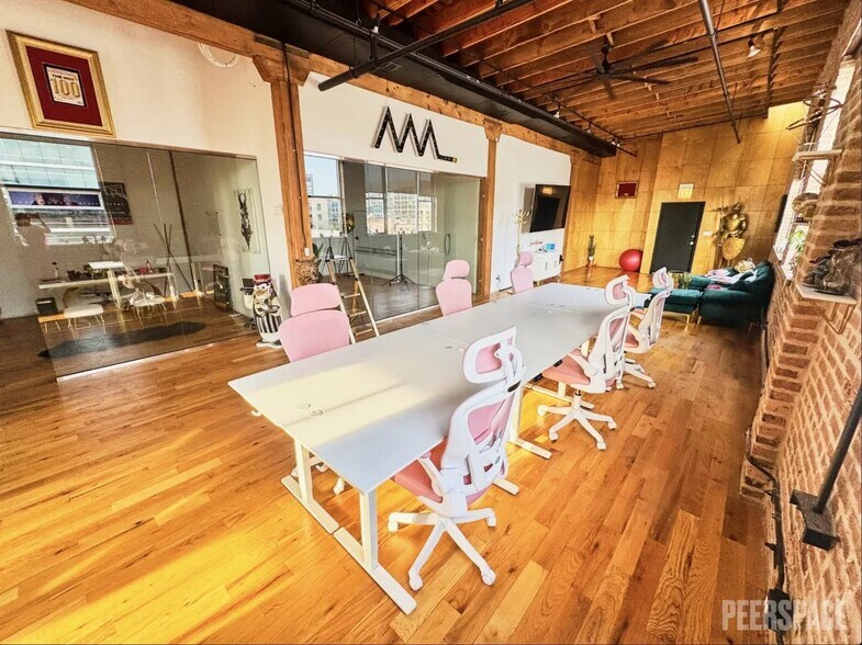 More Photos Of 210 N Racine Ave, Chicago Office For Lease