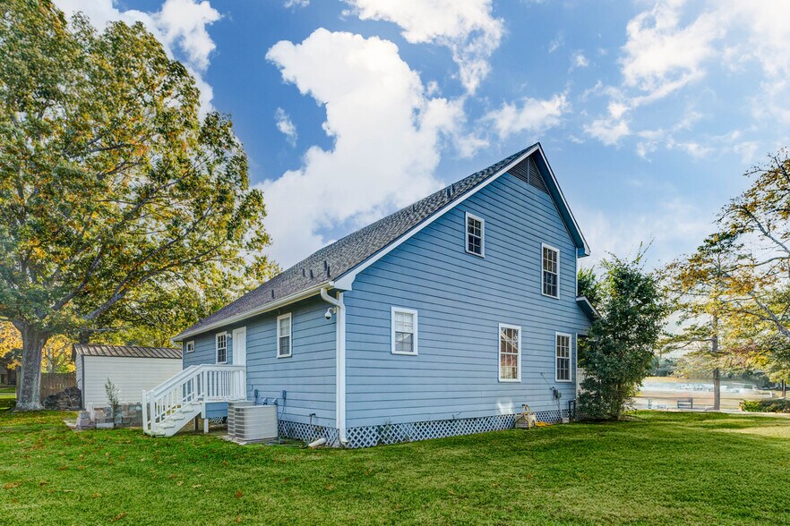 More Photos Of 1324 Avenue D, Katy Medical For Sale