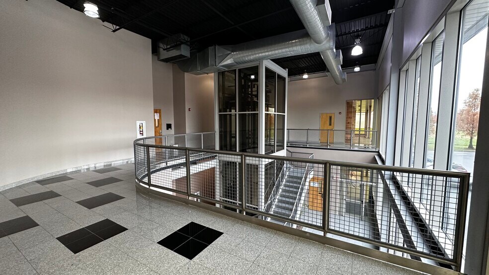 More Photos Of 2550 Brodhead Rd, Bethlehem Flex For Lease