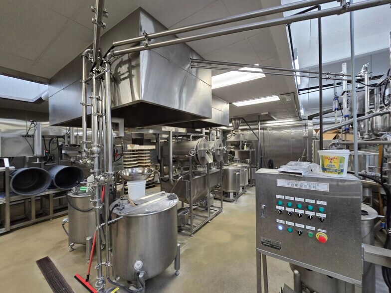 More Photos Of 781-783 W Front St, Covina Warehouse For Sale