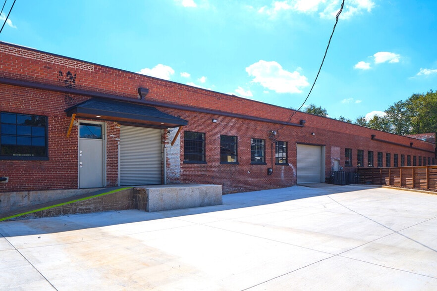 More Photos Of 259 Milton Ave SE, Atlanta Showroom For Lease