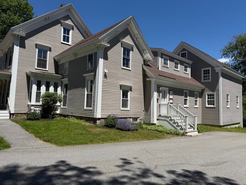 More Photos Of 194 Main St, Freeport Office For Lease