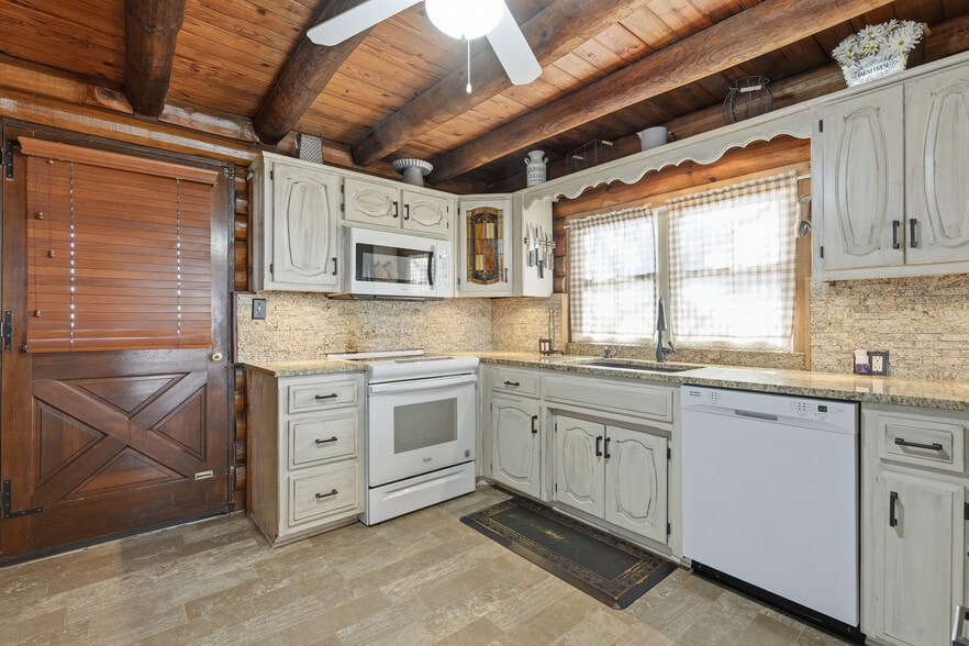 More Photos Of 12703 N Robinhood Ln, Kansas City Land For Sale