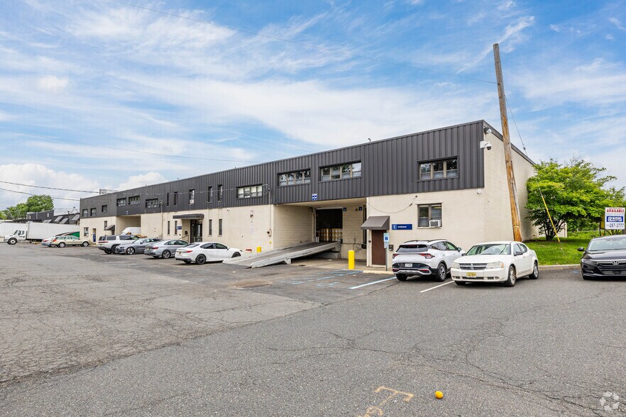Primary Photo Of 1001 Roosevelt Ave, Carteret Warehouse For Lease