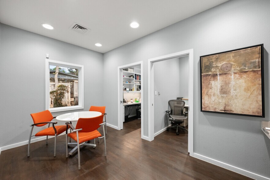 More Photos Of 5718 Balcones Dr, Austin Medical For Sale