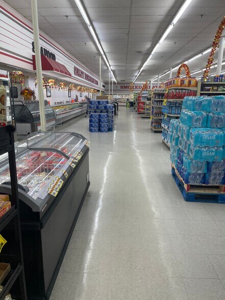 More Photos Of 815 N Rock St, Sheridan Unknown For Lease