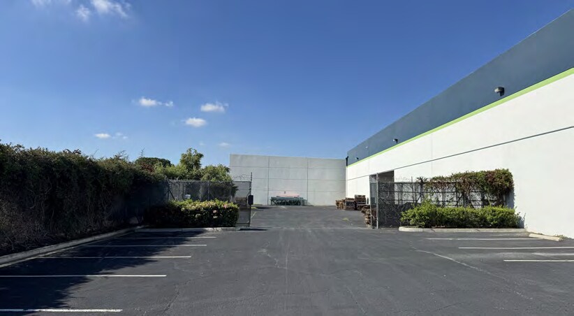 More Photos Of 1822 E Francis St, Ontario Warehouse For Sale