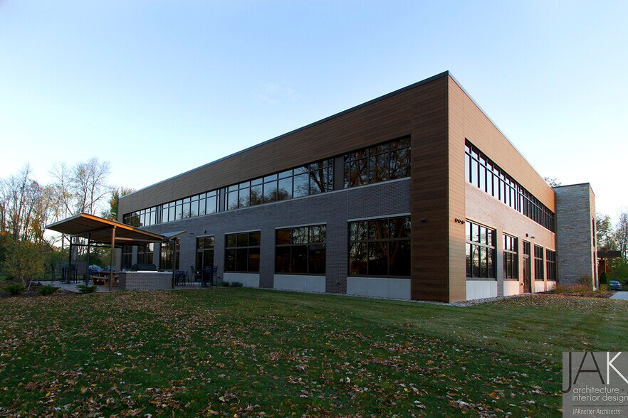 More Photos Of N25W23645 Watertown Rd, Waukesha Office For Sale