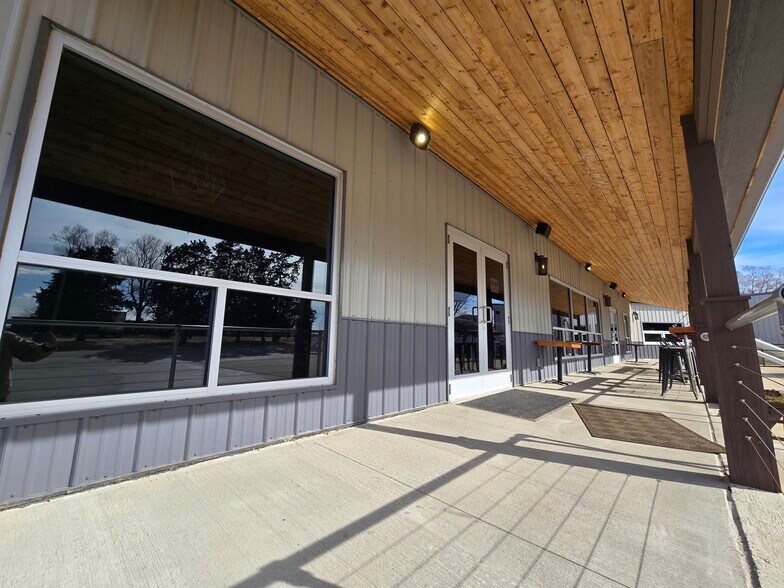 More Photos Of 300 W Hickory St, Apple River General Retail For Sale