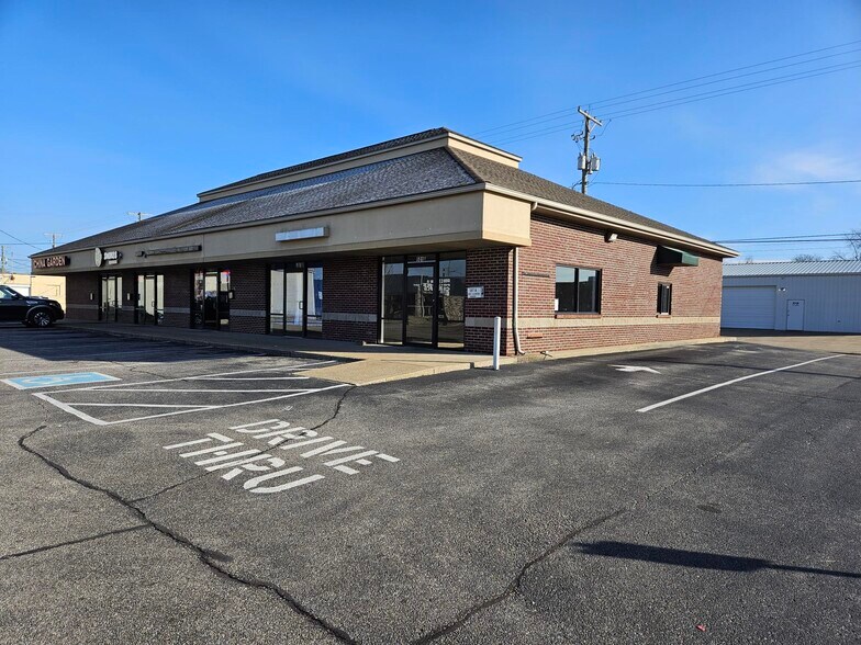 More Photos Of 501 N Main St, Evansville Storefront For Lease