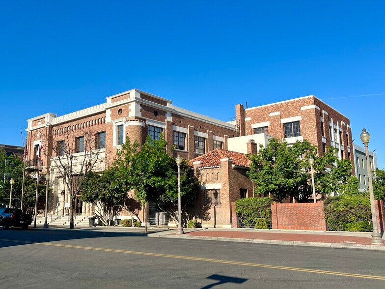 More Photos Of 1707 Eye St, Bakersfield Office For Lease