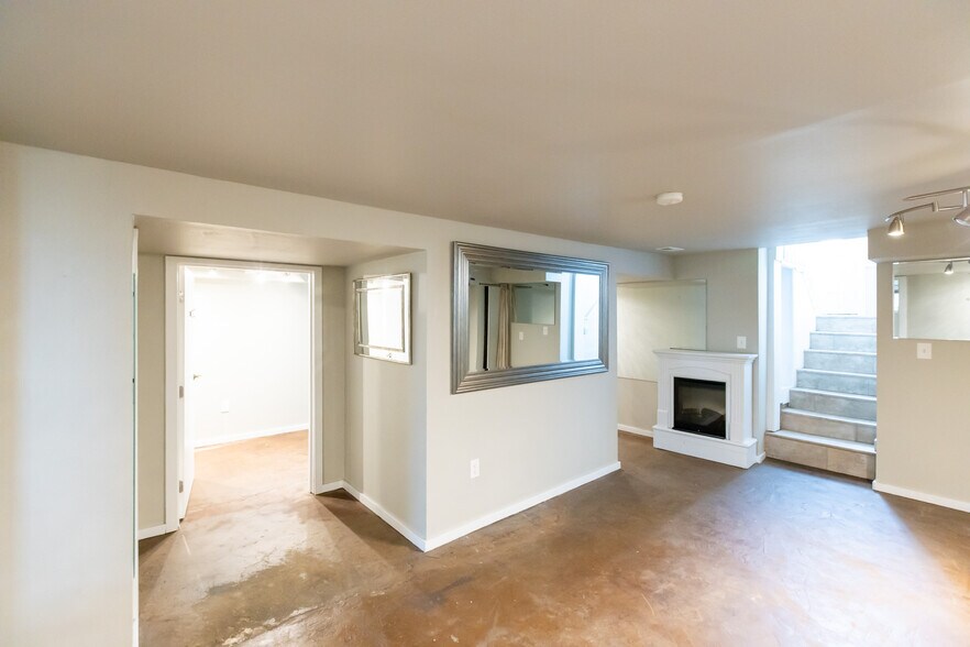 More Photos Of 1215 B St, Hood River Office For Sale