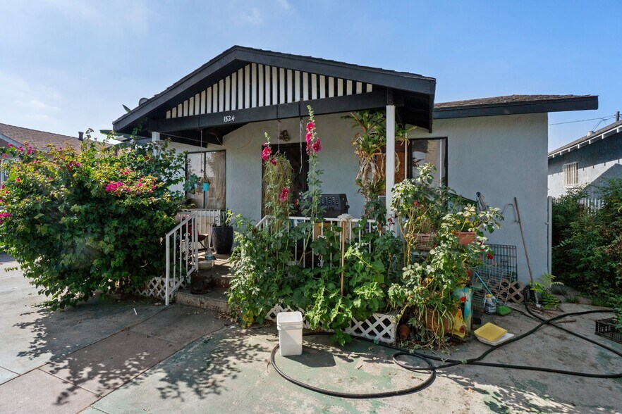 More Photos Of 1526 E 77th Pl, Los Angeles Multifamily For Sale