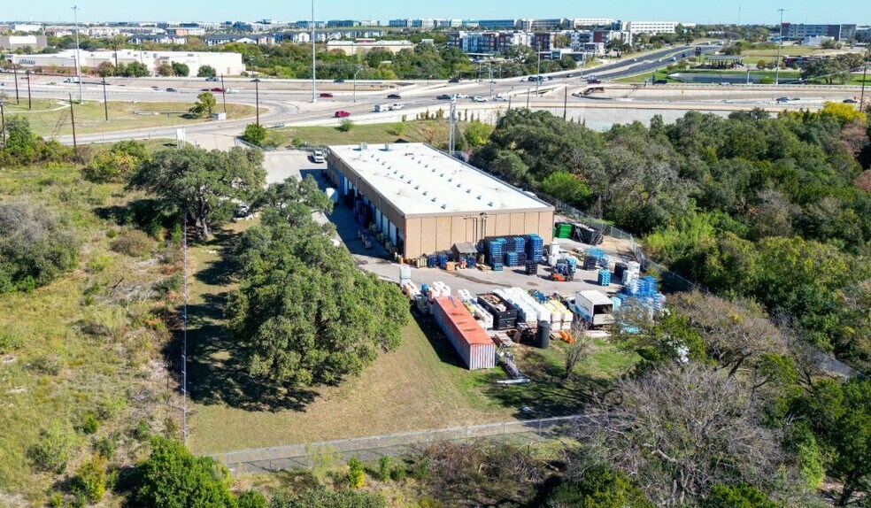 More Photos Of 505 Yager Ln W, Austin Warehouse For Lease