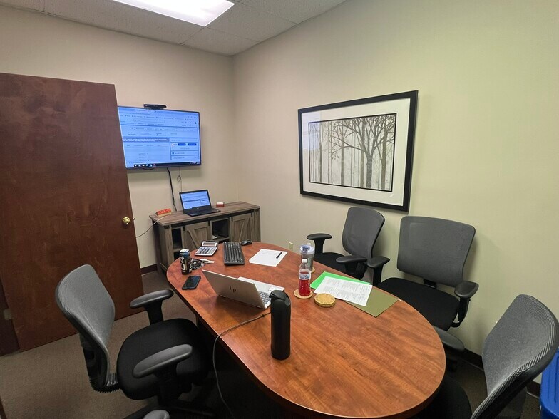 More Photos Of 3621 N Everbrook Ln, Muncie Office For Sale