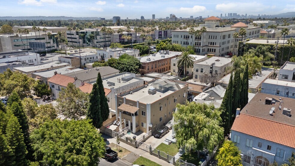 More Photos Of 737 N Ridgewood Pl, Los Angeles Apartments For Sale