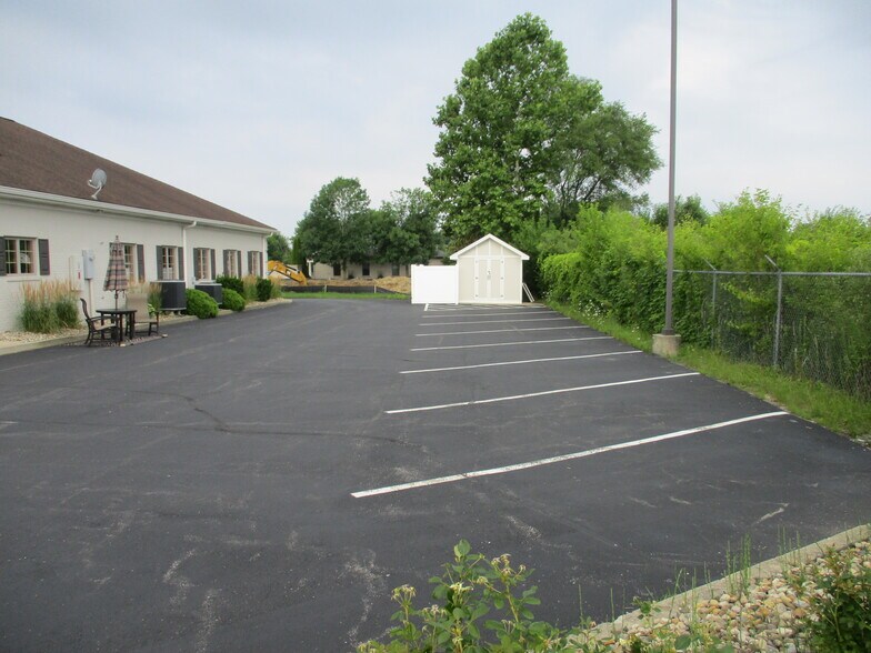 More Photos Of 660 Patrick Pl, Brownsburg Office For Sale