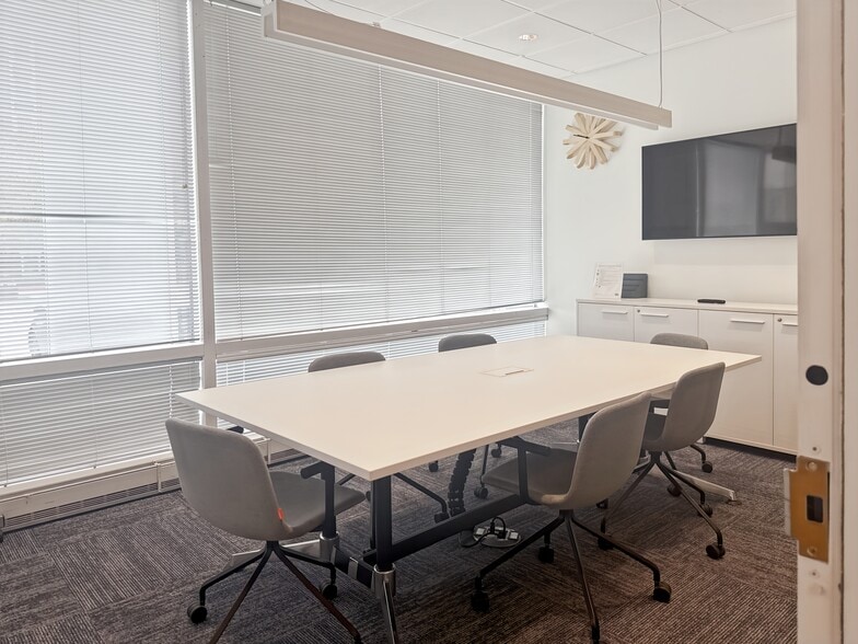 Primary Photo Of 40 NE Loop 410, San Antonio Coworking Space