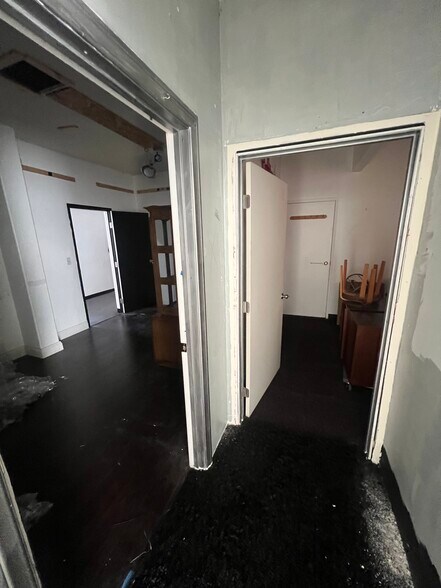 More Photos Of 5000 Lankershim Blvd, North Hollywood Storefront Retail Office For Sale