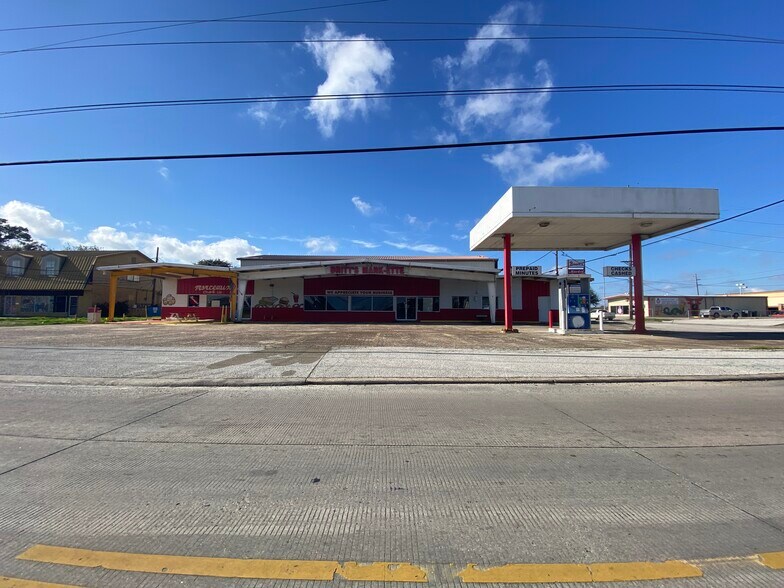 More Photos Of 6050 39th St, Groves Storefront Retail Office For Sale