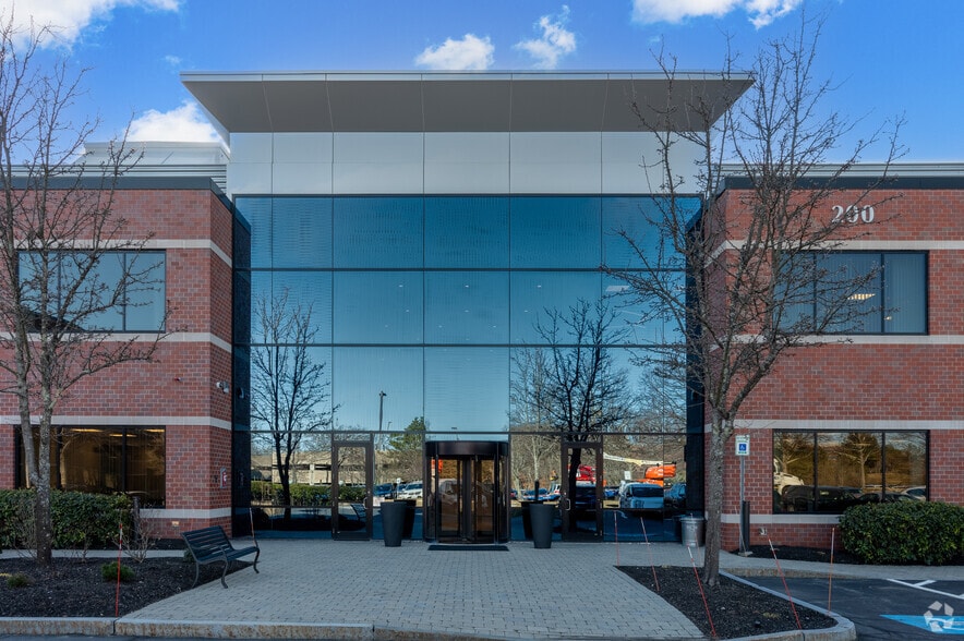 More Photos Of 200 Staples Dr, Framingham Office For Lease