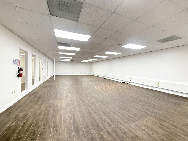 More Photos Of 248-250 E Rowland St, Covina Office For Lease