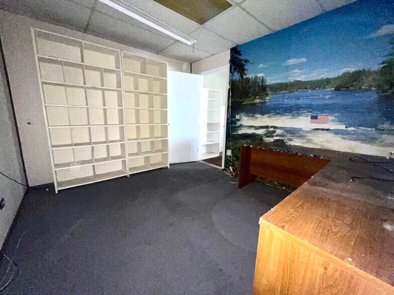 More Photos Of 4040 SW Military Dr, San Antonio Freestanding For Lease