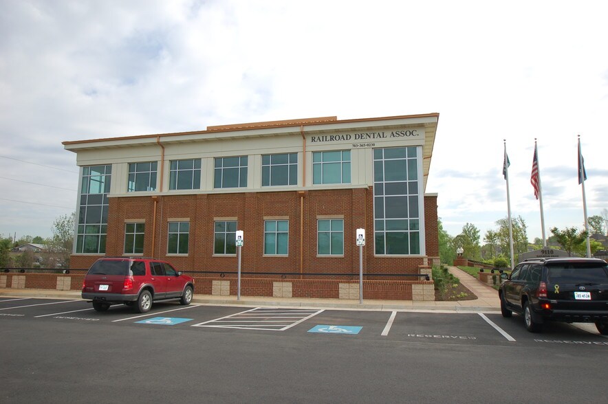 More Photos Of 9110 Railroad Dr, Manassas Park Medical For Lease