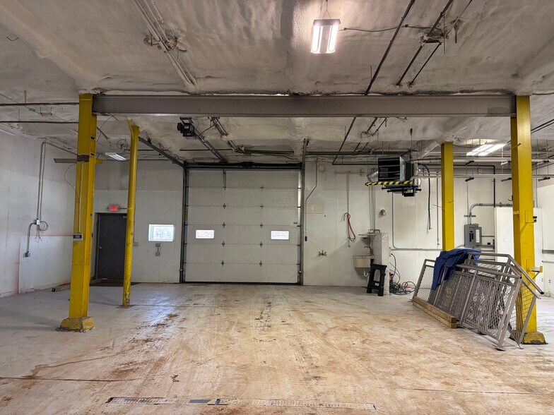 More Photos Of 4201 W 1st St, Duluth Warehouse For Sale