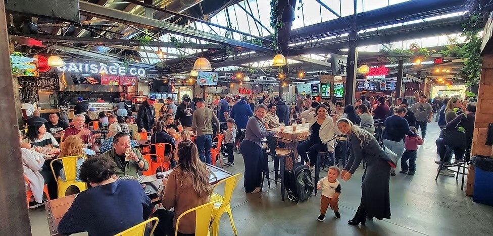 More Photos Of 330 3rd St, Redlands Restaurant For Lease