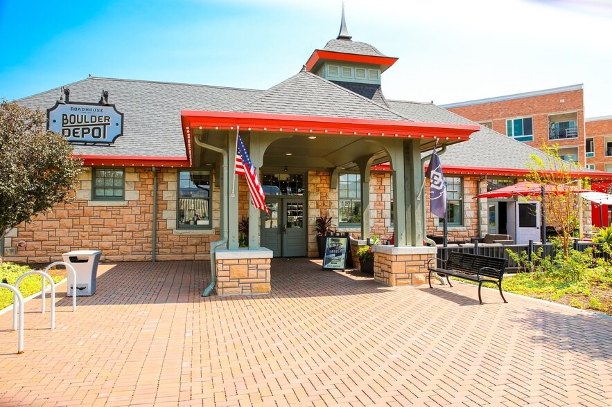 More Photos Of 2366 Junction Pl, Boulder Restaurant For Lease