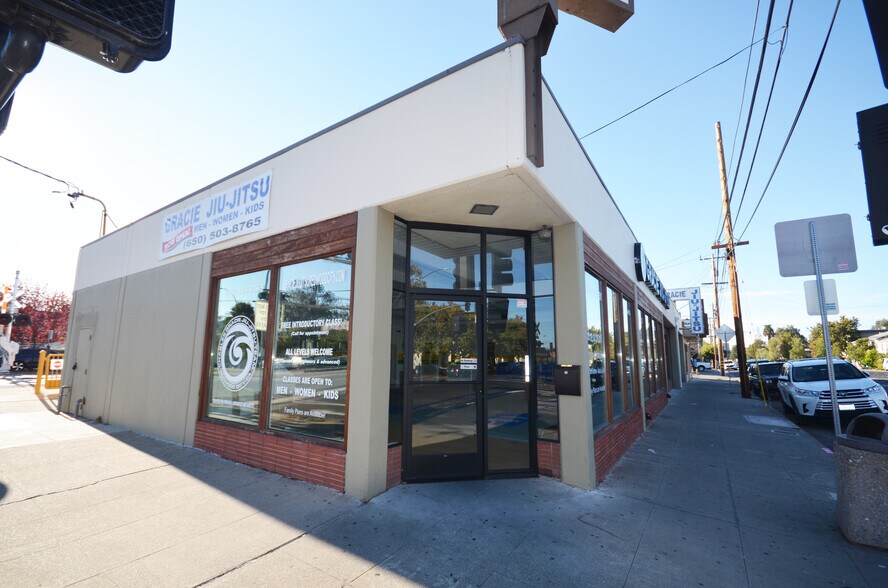More Photos Of 701-713 Arguello St, Redwood City Storefront For Lease