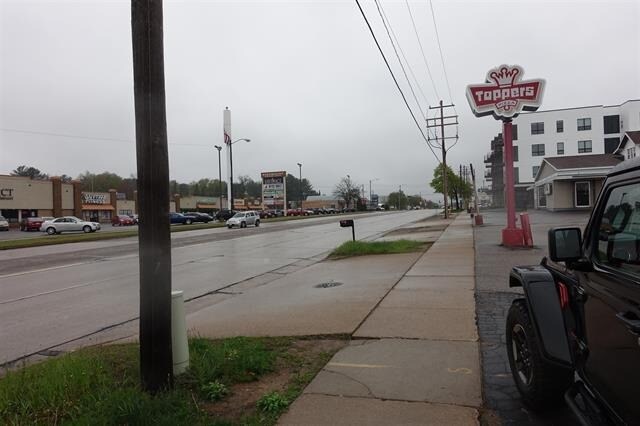 More Photos Of 257 Division St, Stevens Point General Retail For Lease