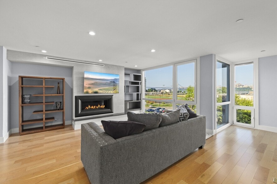 More Photos Of 1076 River Rd, Edgewater Loft Creative Space For Sale