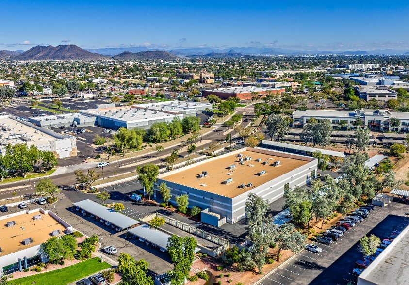 More Photos Of 5811 W Talavi Blvd, Glendale Flex For Lease