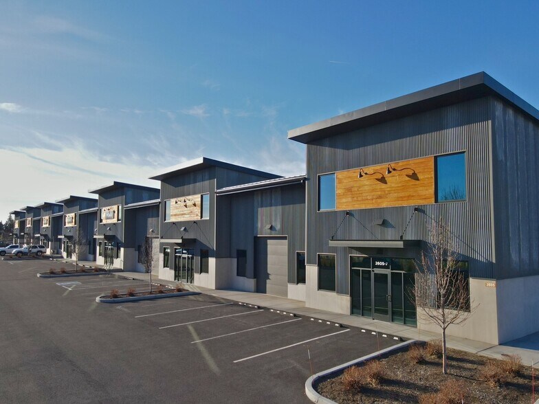 Primary Photo Of 2405 SW 1st St, Redmond Industrial For Lease