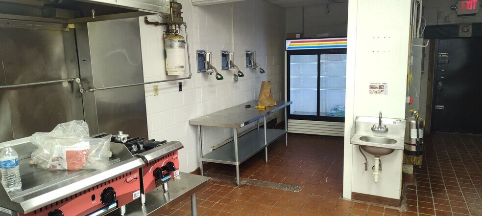 More Photos Of 12716 Buckeye Rd, Cleveland Restaurant For Sale