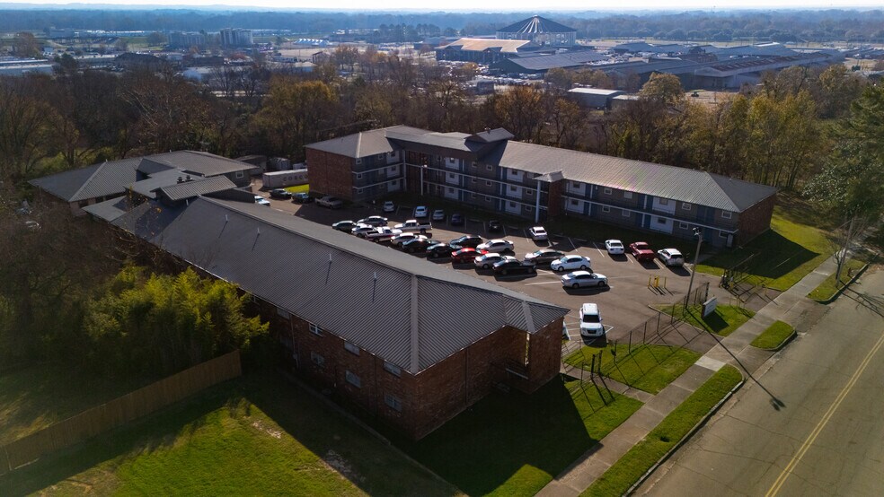 More Photos Of 700-712 N Jefferson St, Jackson Apartments For Sale