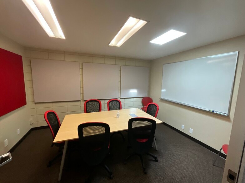 More Photos Of 825 San Antonio Rd, Palo Alto Office For Sale