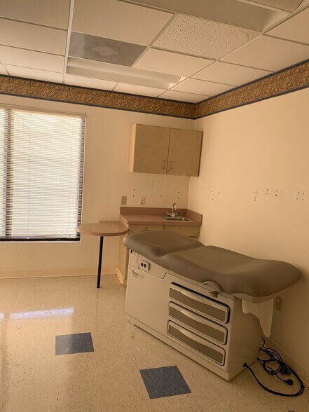 More Photos Of 208 Kevin Ln, Brodheadsville Medical For Lease