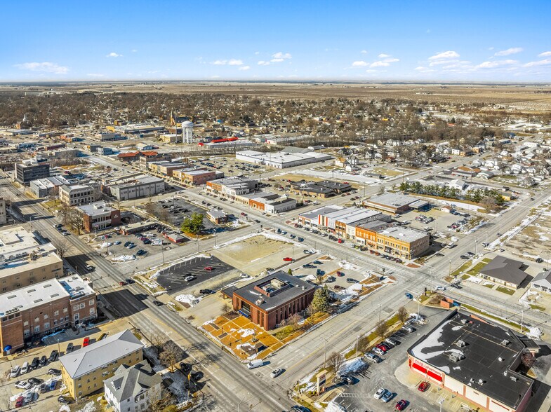 More Photos Of 1400 Charleston Ave, Mattoon Bank For Sale