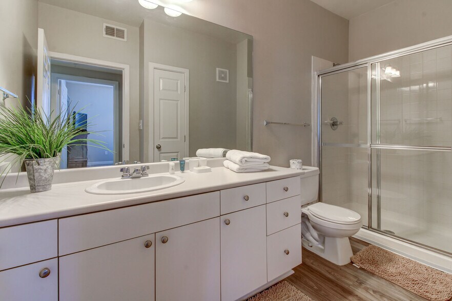 More Photos Of 1420 Annunciation St, New Orleans Apartments For Lease