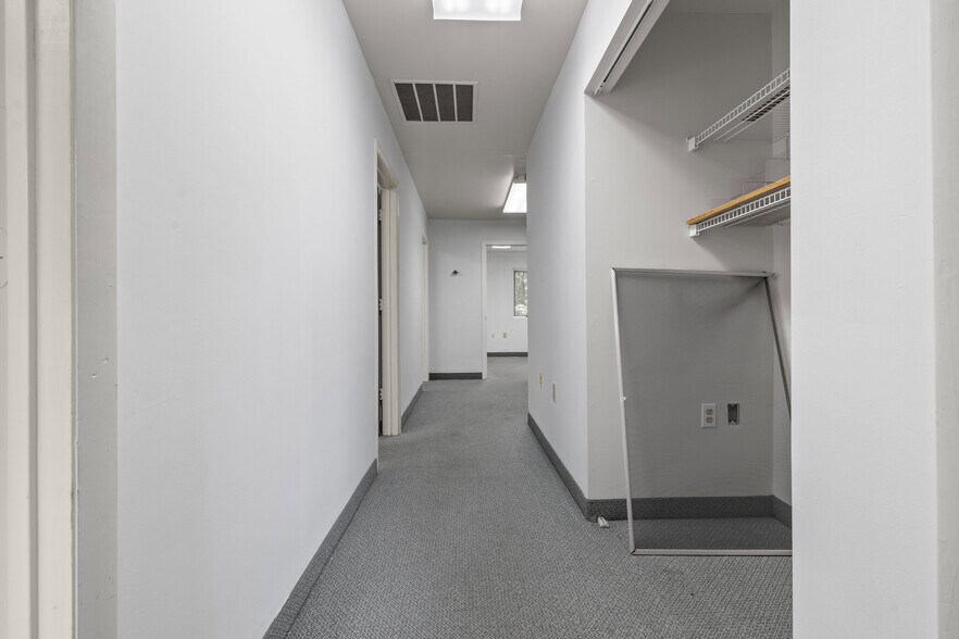 More Photos Of 5875-5881 Allentown Rd, Suitland Office For Sale